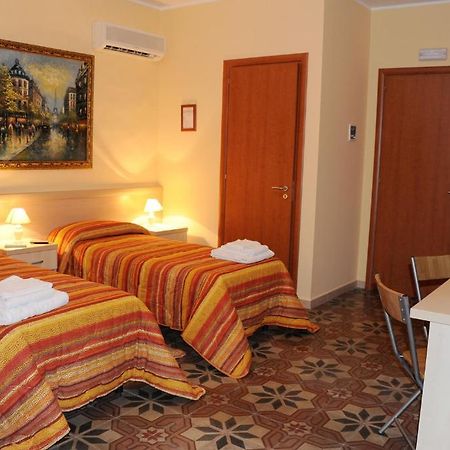 Bed and Breakfast L'Antica Dimora San Pietro Vernotico Camera foto